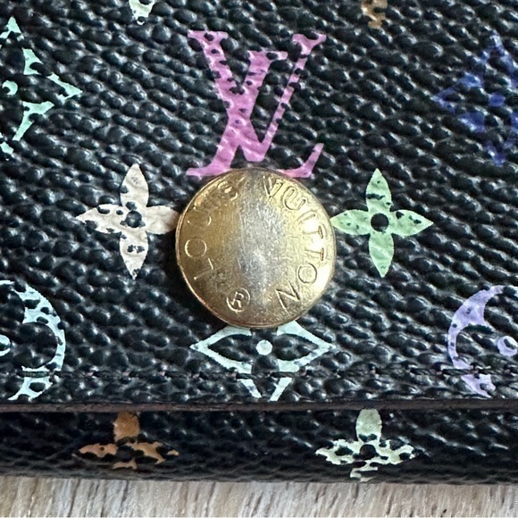 AUTHENTIC Louis Vuitton Epi leather 4 rimg key case. Multicolor Black. - Picture 13 of 15